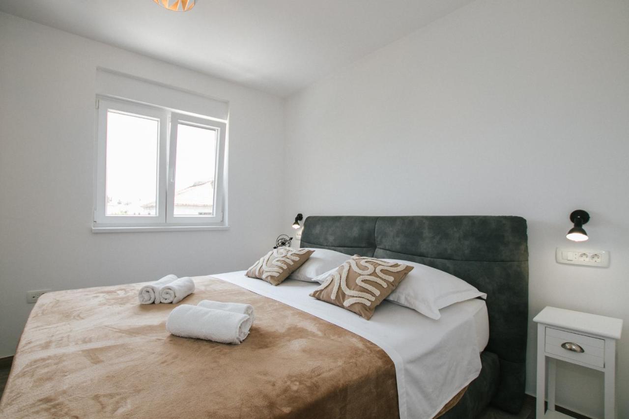 Luxury Apartments Marija Trogir Bagian luar foto