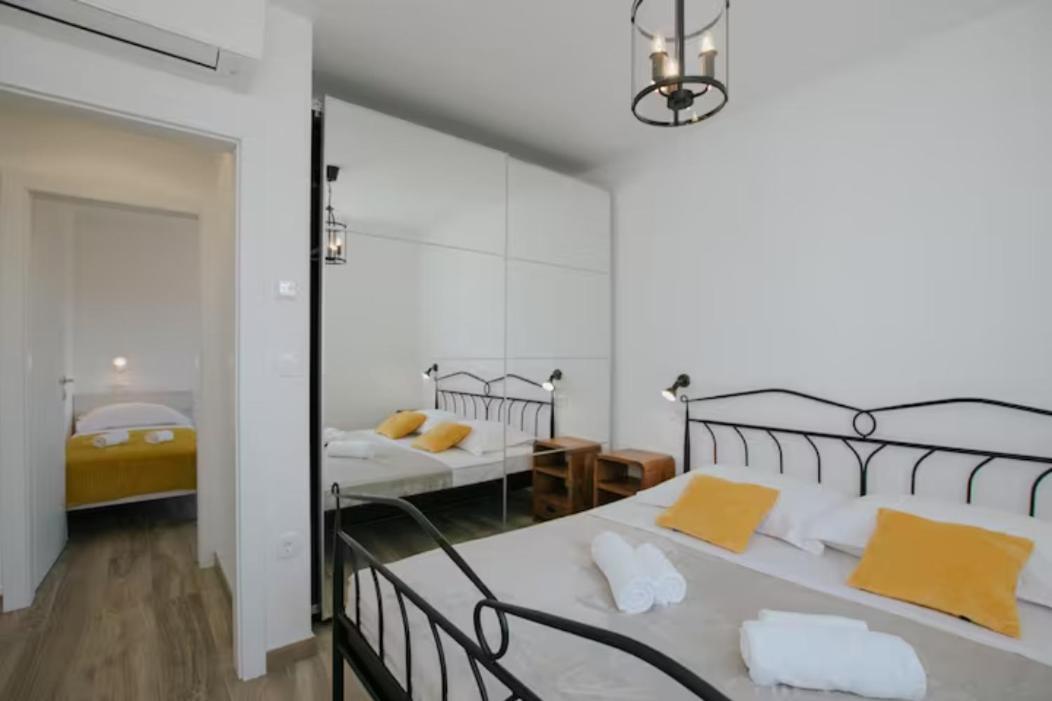 Luxury Apartments Marija Trogir Bagian luar foto
